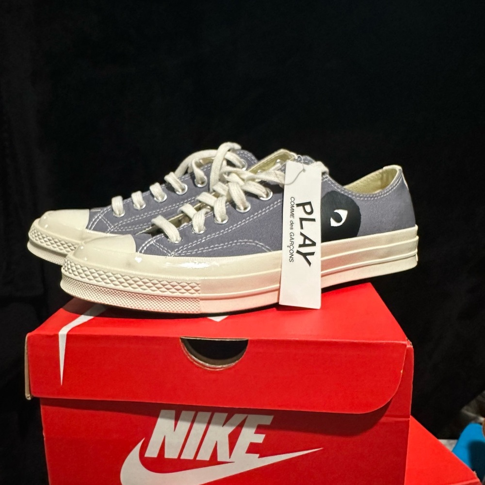 New men’s Comme des Garçons size 9 sneakers